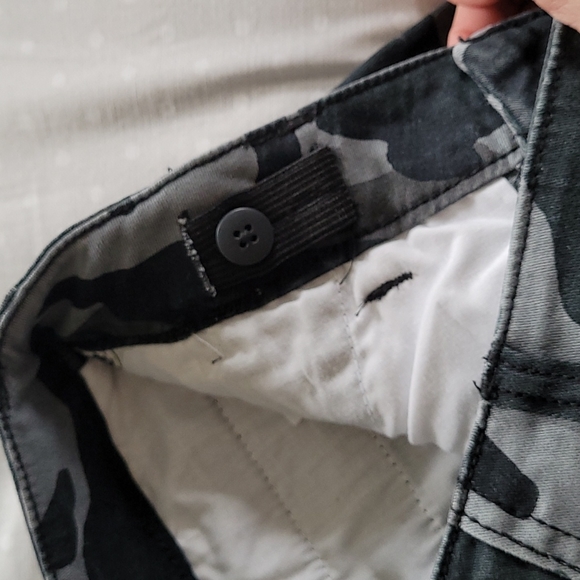 🔶️5 for $30🔶️ Camo Cargo Pants - Picture 6 of 7